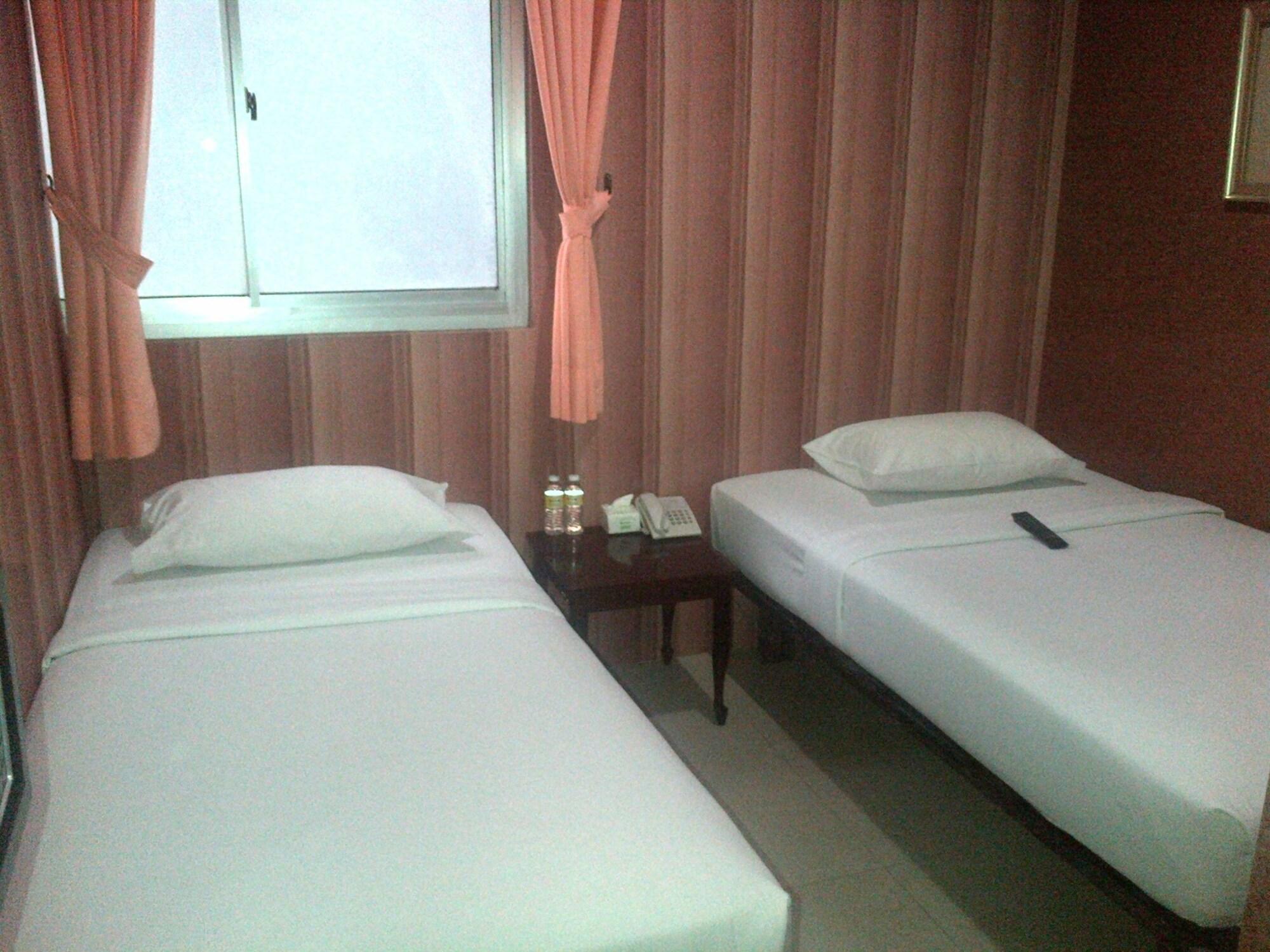 Twins Hotel Jakarta Exterior photo
